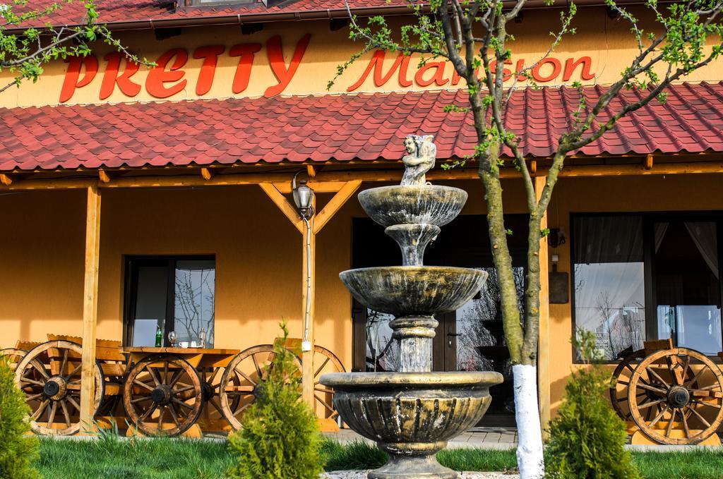Отель Pretty Mansion Homorog Экстерьер фото